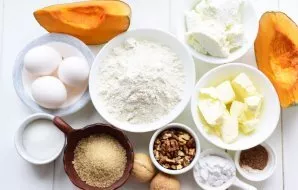 Prepare all the necessary ingredients. Butter should be well cooled, so remove it from the refrigerator just before starting work.