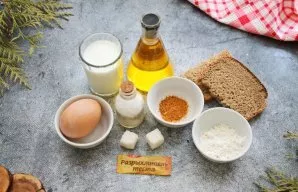 Prepare all the necessary ingredients for making rye bread pancakes.
