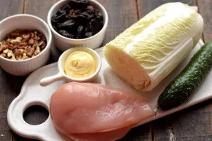 Prepare all the ingredients for making the salad