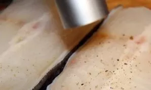 Rinse the fish, dry (or defrost). Salt and pepper to taste.