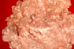 You can make minced meat from chicken breasts yourself.