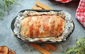 Open the foil, pour the resulting juice and bake without foil for another 10-15 minutes until the desired crust. Remove the roll, let coo...