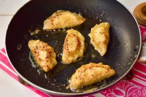 Then fry them in a pan until browned. Use odorless vegetable oil or butter for frying.
