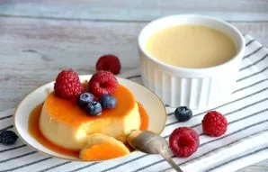 Here is the most delicate dessert, which is harmoniously combined with fresh berries. Delicious!