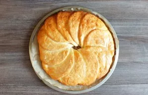 Remove the finished bread from the oven. It will be evenly pink, with an attractive crust. Cool the bread slightly and serve.