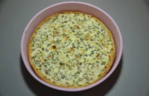 Before removing from the mold, let the cake cool for 10-15 minutes.