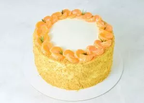 Decorate the cake to your liking.