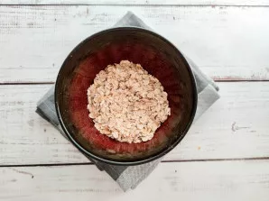 Put oatmeal in a deep bowl.