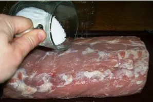 Cover the meat with sugar and keep it in the refrigerator for 14-16 hours.