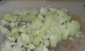 Then finely chop the onion.