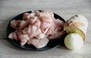 Prepare minced chicken with a wheat baguette or bun and onions. The bun can be passed through a meat grinder or soaked in water or milk. ...