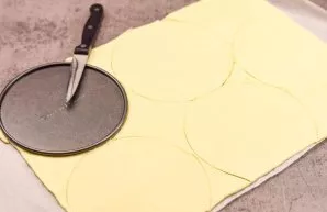 Thaw the puff pastry. Then cut out the pieces from the dough according to the volume of the spring-shaped form in which you will collect ...