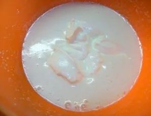 Add 100 grams of sour cream.