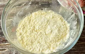 Mix everything thoroughly, add flour.