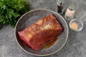 Add good quality vegetable oil, salt and pepper to taste.