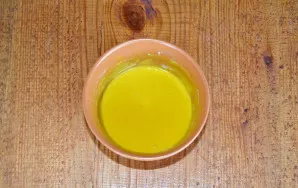 Mix everything well to form a homogeneous dough. If it is too liquid, add more flour. If thickened, add a little water.