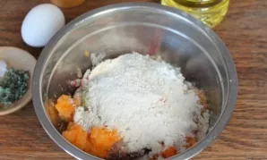 Sprinkle whole grain flour.