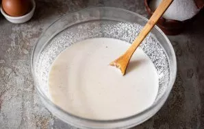 Mix these ingredients and leave for 30 minutes so that the semolina swells.