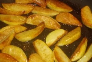 Then fry in vegetable oil until golden brown. It will take 5-7 minutes. Do not forget to salt it.