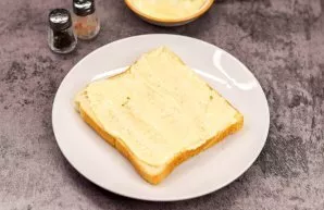 Fry the toasted bread in a toaster until golden brown or put in a pan and fry until golden brown, 2 minutes on each side. Mix mayonnaise ...