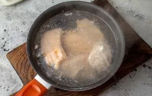 Boil the fish fillet in lightly salted water for 10-12 minutes from the moment of boiling.
