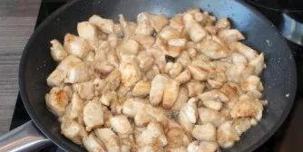 Heat the pan well with 2-3 tablespoons of vegetable oil and lay out the pieces of fillet. If you have a small pan, fry the fillet in seve...