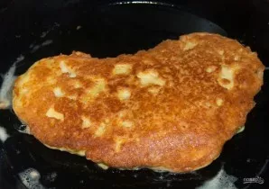 Fry the steaks in vegetable oil on both sides.