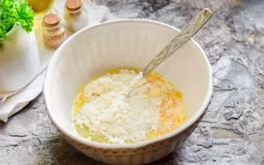 Add wheat flour and a pinch of salt.