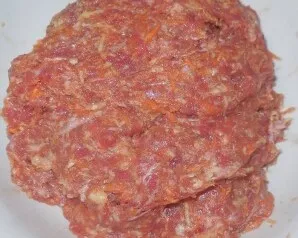 Mix the minced meat well, I recommend kneading for 10 minutes.