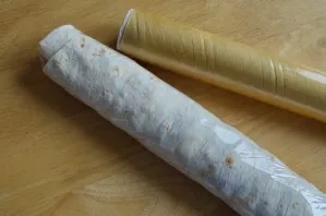 If you prepare lavash wrappers in advance, for storage it is better to wrap it tightly in cling film and put it in the refrigerator.