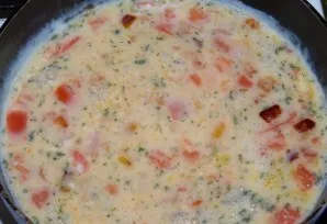 Put the vegetables in an omelet and fry covered over low heat until tender, for 7-10 minutes.
