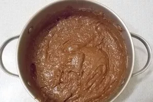 Mix both masses into a homogeneous dough.