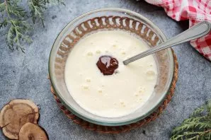 Pour jam into the mixture and mix well.