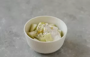 Put all the ingredients in a deep container and crush with a blender until smooth.