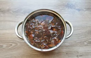 Simmer on medium heat for 5 minutes.