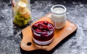 Prepare raspberries and cherries.