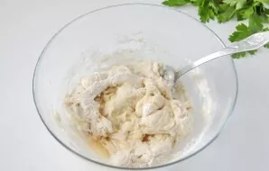 Stir everything with a spoon and add one teaspoon of olive oil.