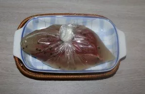 Tie the bag well. Freeze the meat for 3 days. Turn the meat several times a day and shake the bag so that it marinates evenly.