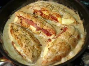 When the fillet is fried, you can pour the cream sauce into the pan, previously mixed with mustard. Season the sauce with salt and pepper...