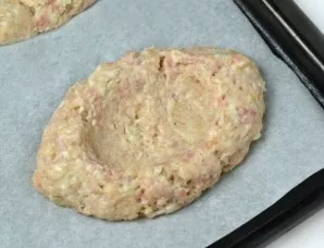 Line the baking sheet with baking paper. We put mince in the palm of our hand and form elongated schnitzel cutlets. In the middle we make...