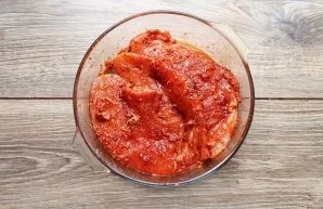 Mix everything, cover with a film and leave to marinate in the refrigerator for 2-8 hours.