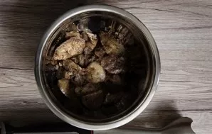 Transfer the contents of the pan to the bowl. Add salt, pepper, nutmeg, thyme and the remaining melted butter.