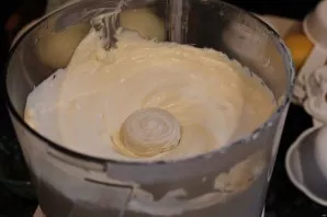 In the meantime, prepare the cottage cheese. I used cottage cheese because it is softer. Shake with a blender, then add the remaining sug...