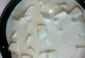 We spread the apples in the form, fill everything with dough and send them to the oven. We bake at a temperature of 180 degrees for 30-35...