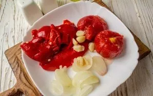 For all vegetables, peel the cuticle and remove the seeds.