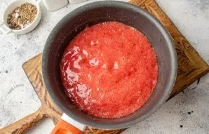 Pour into a saucepan with a thick bottom, bring to a boil and cook on low heat for 10 minutes.