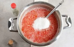 Pour into a pot, add salt and sugar.