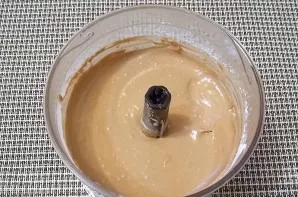 Add chocolate and coffee to the curd mass and mix until smooth.