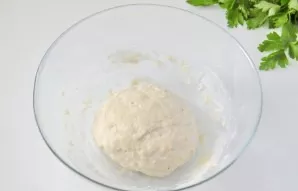 Knead soft and slightly sticky dough with your hands. Knead into a ball and cover with a towel.