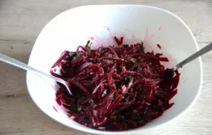Season with salt and pepper to taste, mix.
